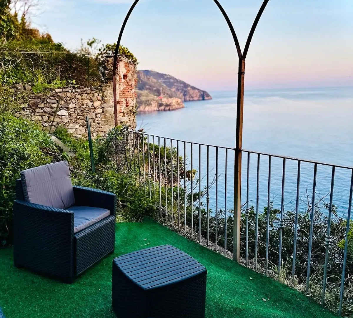הוילה קורניליה Il Grecale - The Cliff Retreat